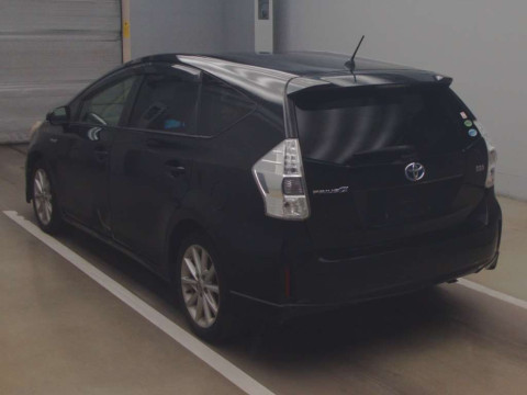 2012 Toyota Prius alpha ZVW41W[2]