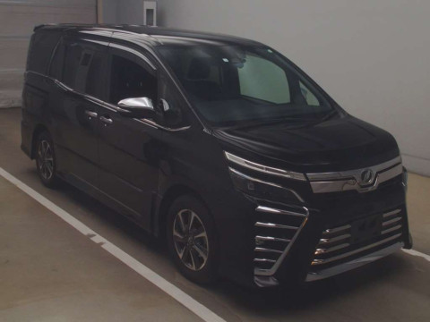 2018 Toyota Voxy ZRR80W[1]