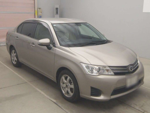 2013 Toyota Corolla Axio NZE161[1]