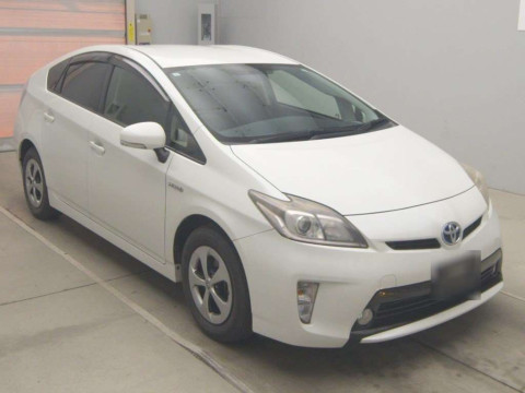 2013 Toyota Prius ZVW30[1]