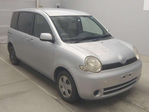 2005 Toyota Sienta NCP81G[1]