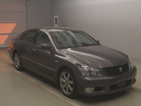 2005 Toyota Crown GRS184[0]