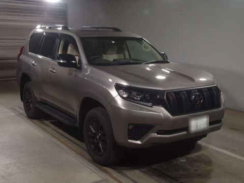 2023 Toyota Land Cruiser Prado TRJ150W[2]