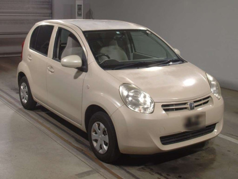 2010 Toyota Passo KGC30[2]