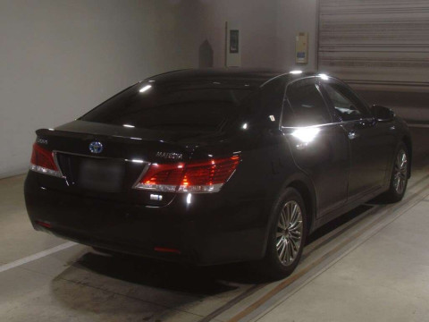 2013 Toyota Crown Hybrid AWS210[1]