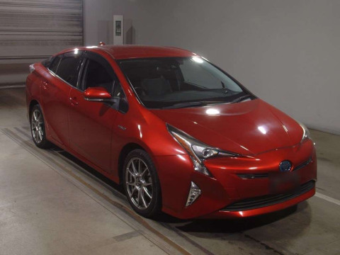 2016 Toyota Prius ZVW51[2]