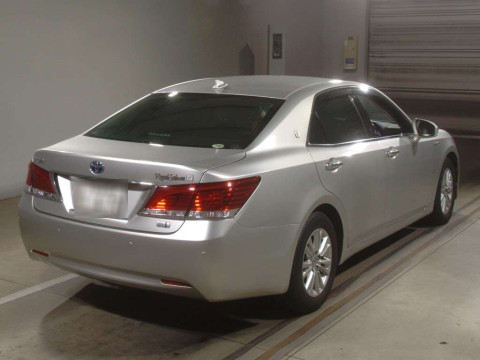 2013 Toyota Crown Hybrid AWS210[1]