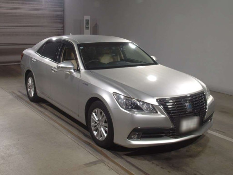 2013 Toyota Crown Hybrid AWS210[2]