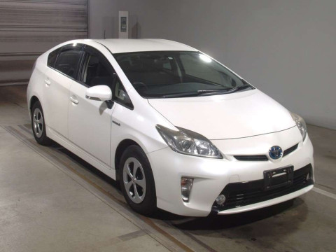 2013 Toyota Prius ZVW30[2]