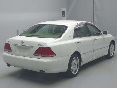 2004 Toyota Crown GRS180[1]