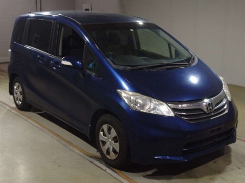 2012 Honda Freed GB3[2]