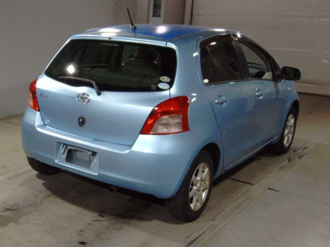 2007 Toyota Vitz SCP90[1]