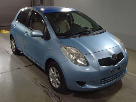 2007 Toyota Vitz SCP90[2]