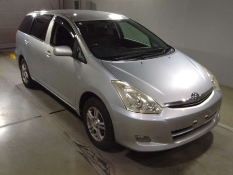 2005 Toyota Wish ZNE14G[2]