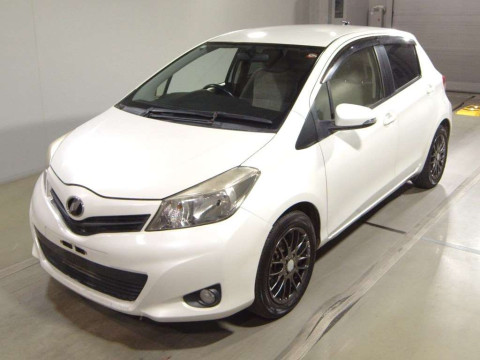 2014 Toyota Vitz NSP130[0]