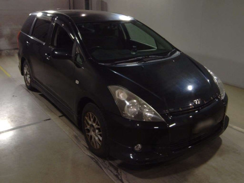 2004 Toyota Wish ZNE10G[2]