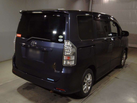 2013 Toyota Voxy ZRR75W[1]