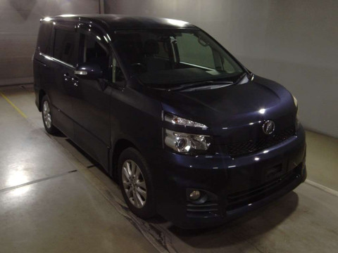 2013 Toyota Voxy ZRR75W[2]