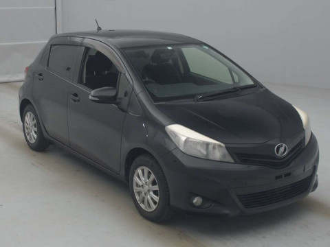 2014 Toyota Vitz KSP130[2]