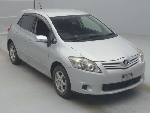 2012 Toyota Auris NZE154H[2]