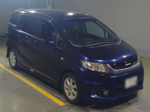 2010 Honda Freed Spike GB3[2]