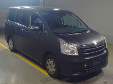 2008 Toyota Noah ZRR70G[2]