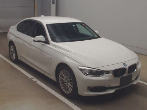 2013 BMW 3 Series 3D20[1]