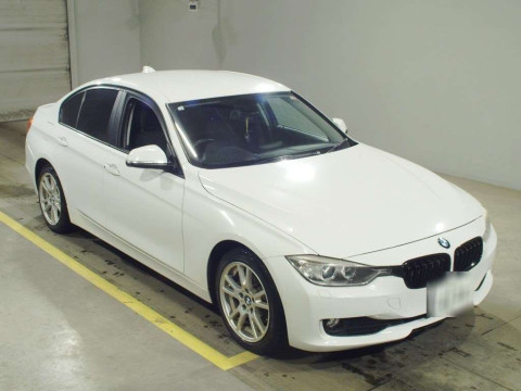 2012 BMW 3 Series 3D20[2]