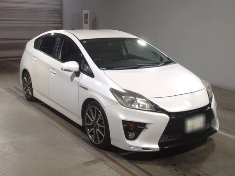 2013 Toyota Prius ZVW30[2]