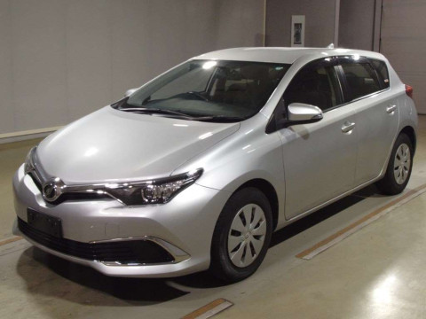 2016 Toyota Auris NZE181H[0]