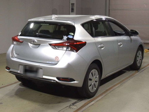 2016 Toyota Auris NZE181H[1]