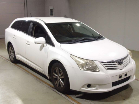 2012 Toyota Avensis Wagon ZRT272W[2]