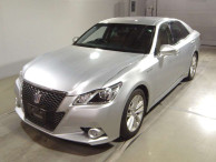 2013 Toyota Crown Hybrid