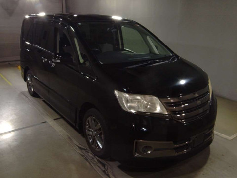 2012 Nissan Serena C26[2]