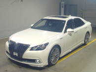 2015 Toyota Crown Majesta