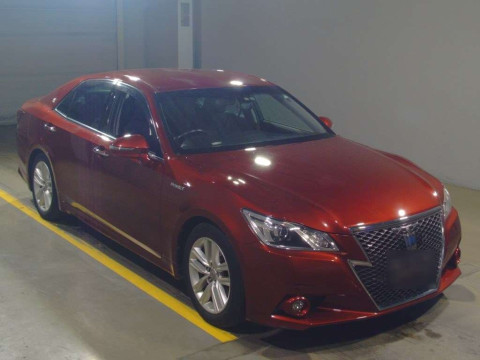 2013 Toyota Crown Hybrid AWS210[2]