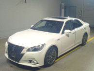 2013 Toyota Crown Hybrid