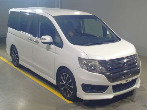 2013 Honda Step WGN Spada RK5[2]