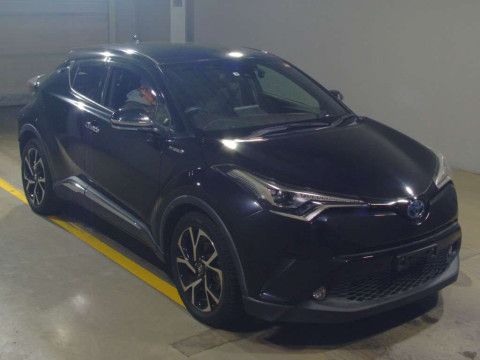 2017 Toyota C-HR ZYX10[2]