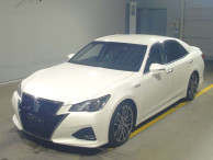 2016 Toyota Crown Hybrid