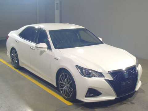 2016 Toyota Crown Hybrid AWS210[2]