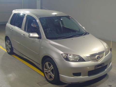 2004 Mazda Demio DY3W[2]