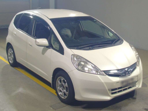 2011 Honda Fit Hybrid GP1[2]