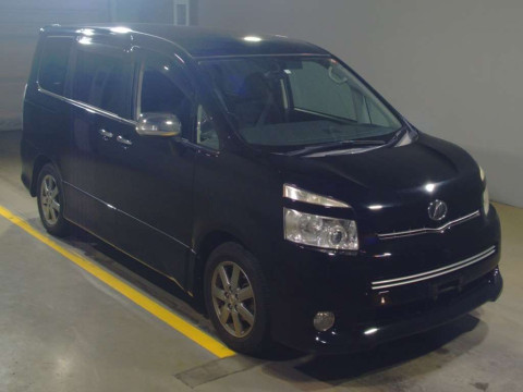 2010 Toyota Voxy ZRR70W[2]