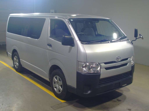 2018 Toyota Regiusace Van GDH206V[2]