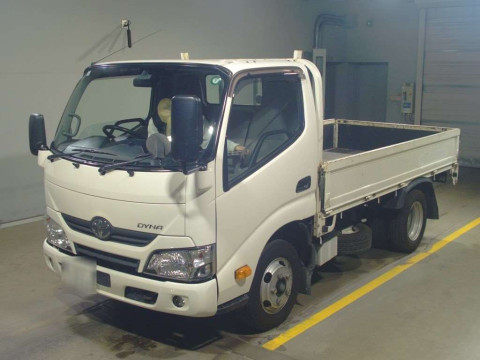 2017 Toyota Dyna Truck XZU605[0]