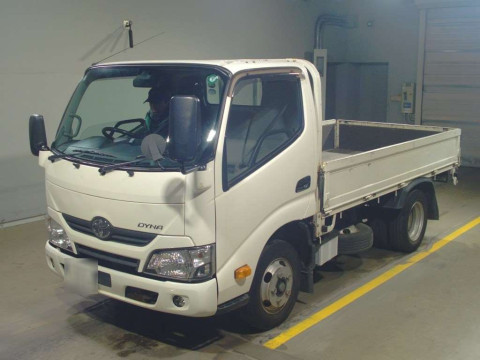 2017 Toyota Dyna Truck XZU605[0]