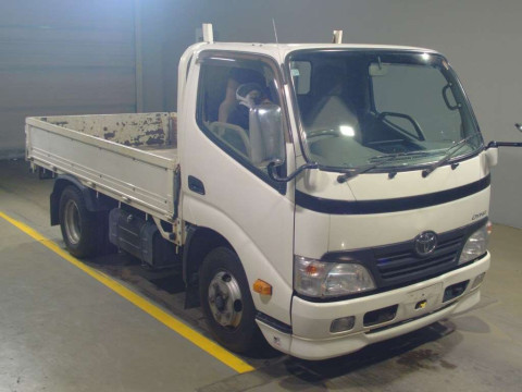 2009 Toyota Dyna Truck XZU504[2]