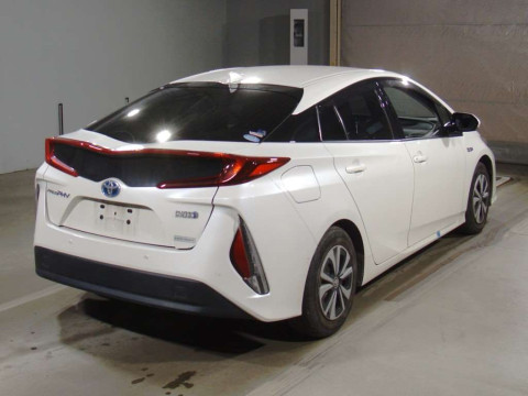 2018 Toyota Prius PHV ZVW52[1]