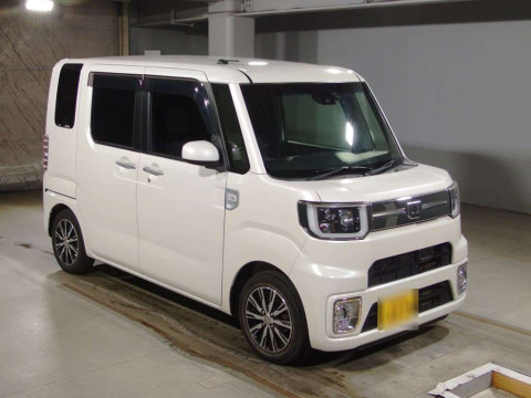 2017 Daihatsu Wake LA700S[2]